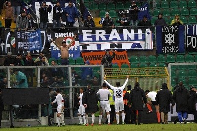 Tifosi-Latina-a-Palermo-foto-tratta-dal-sito-facebook-ufficiale-Latina_p